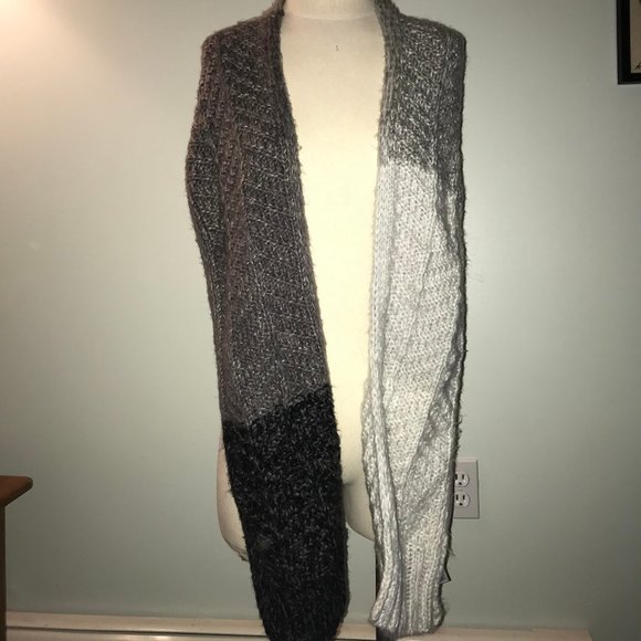 Matching twin Set Scarf and Hat - GAP - Picture 6 of 6